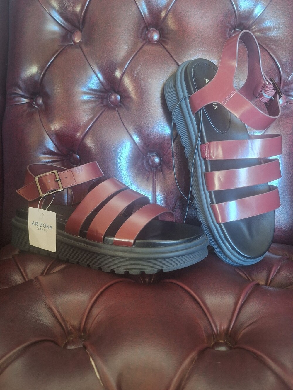 Arizona Jean Company Womans 9.5 Maroon Gladiator Chunky Strappy Platform Sandals